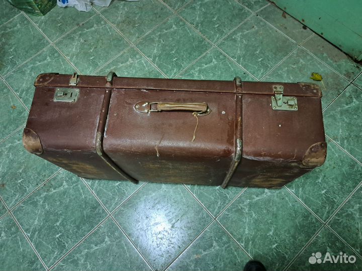 Чемодан старинный
