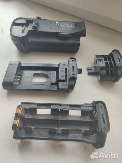 Батарейный блок Nikon мв-D10