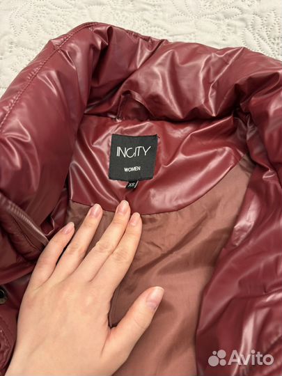 Куртка в трендовом цвете incity
