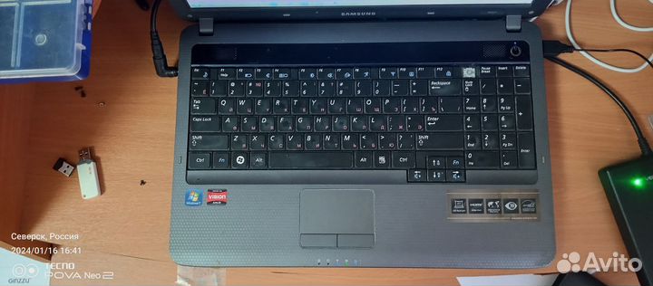 Ноутбук samsung NP-R525