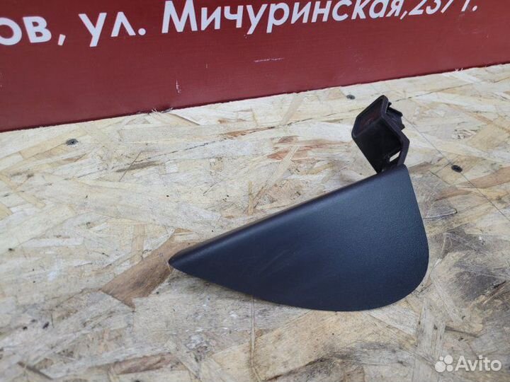 Накладка торпедо левая Nissan Terrano