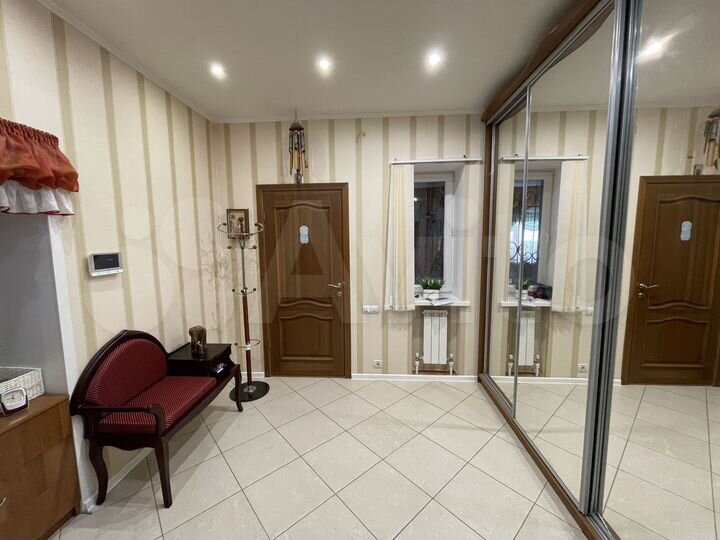 Дом 252 м² на участке 9 сот.