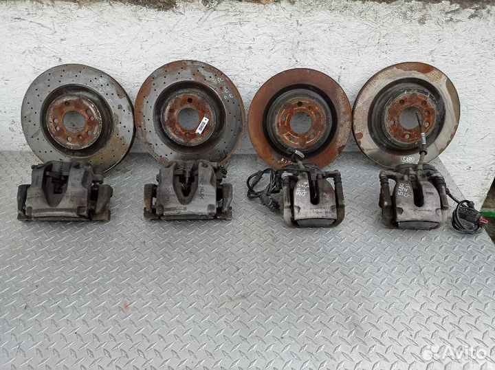 Суппорт передний левый Mercedes-Benz GLE