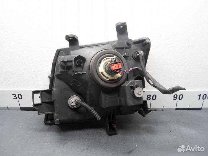 Фара правая Nissan Xterra