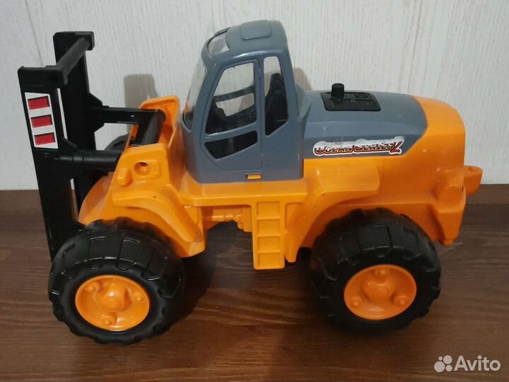 Игрушки пакетом машинки