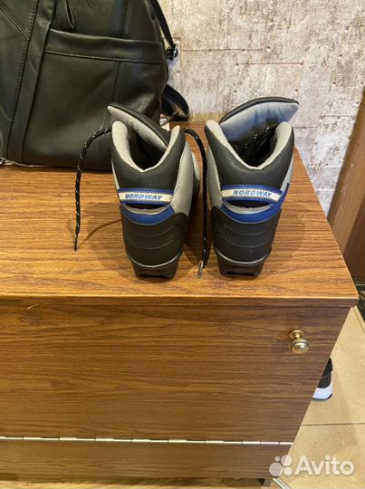 Лыжные ботинки