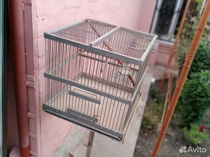 Клетка для птиц с подставкой