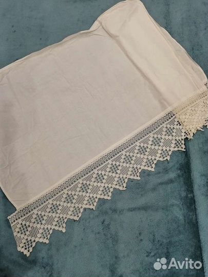 Старинный подзор для кровати