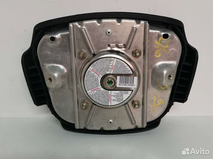 Подушка безопасности в руль Audi A6 C5