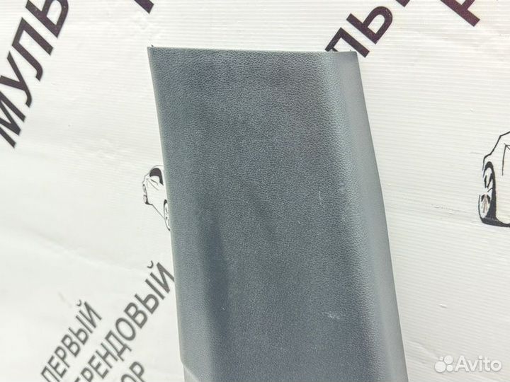 Накладка центральной стойки левая Infiniti Qx50