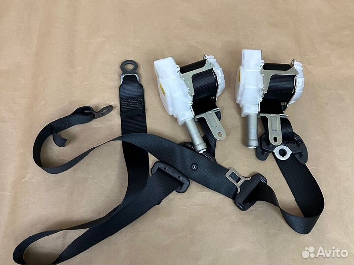 Ремень безопасности передний Toyota Camry 70 75