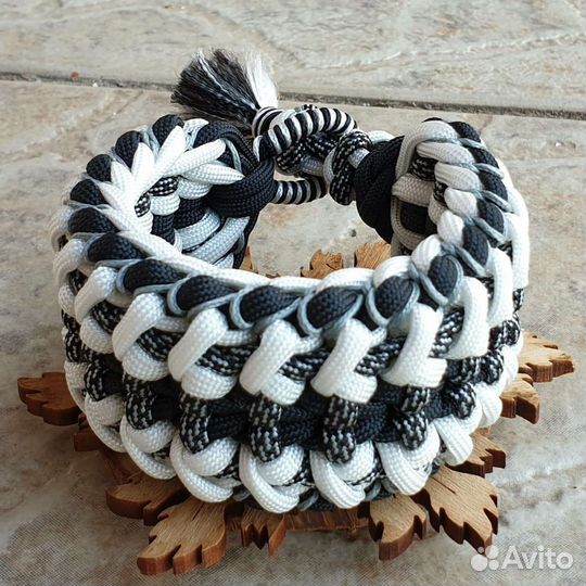 Браслет из паракорда 