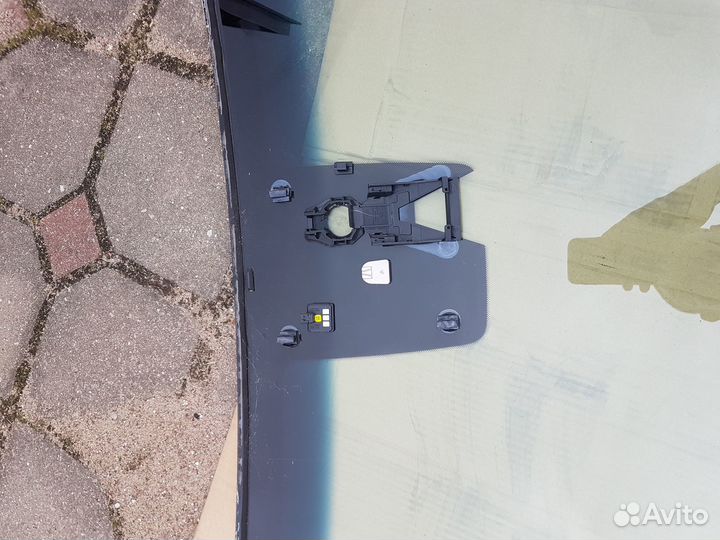 Лобовое стекло Hyundai genesis