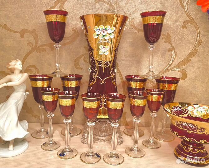 Бокалы цвет гранат с золотом. Богемия