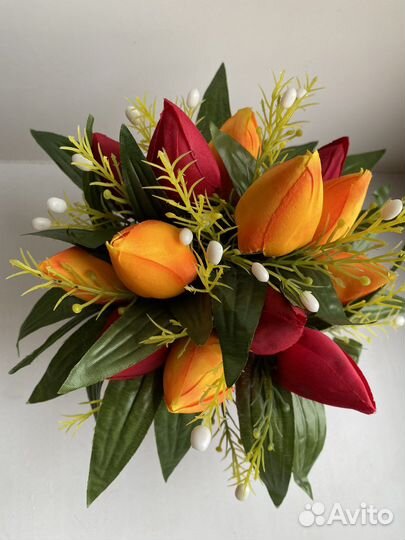 Тюльпаны в кашпо