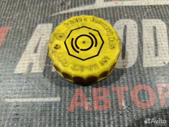 Крышка расширительного бачка Volkswagen Passat