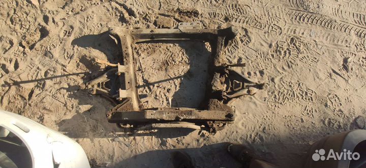 Подрамник Рено Клио 1,4 1998-2002г