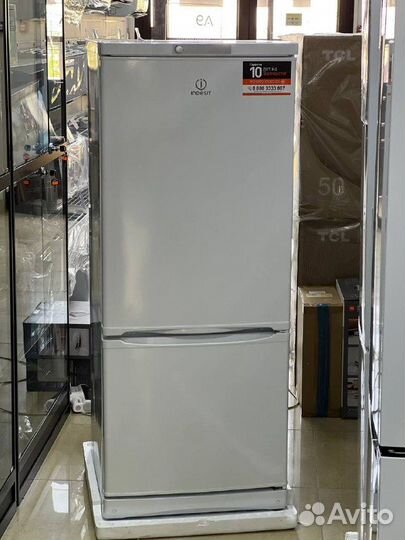 Холодильник Indesit ES 15 белый