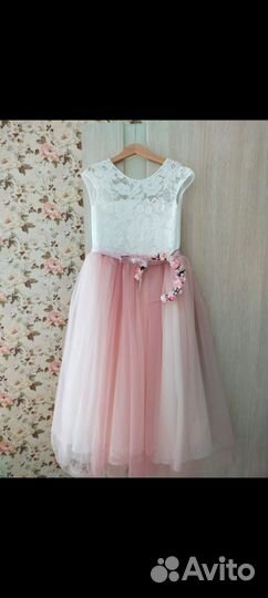 Платье праздничное