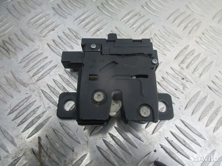 Форд Эскейп 2 Замок стекла багажника