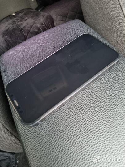 iPhone 12, 64 ГБ