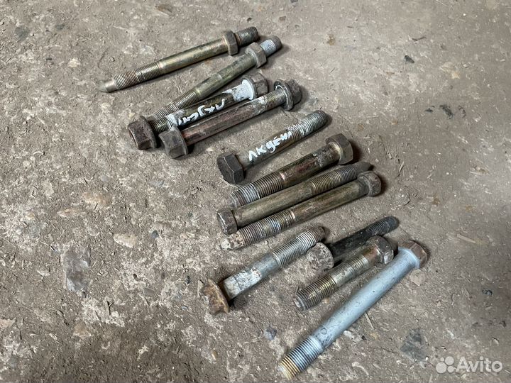 Болт Hyundai Accent Акцент 1.5