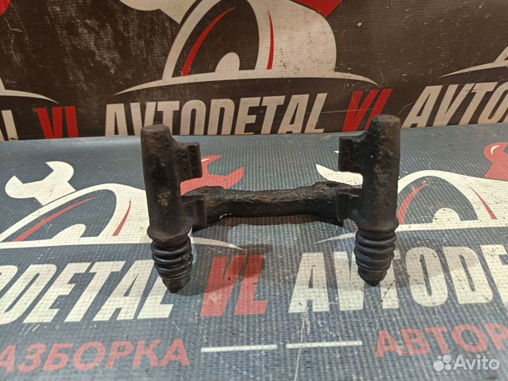 Скоба суппорта заднего Peugeot 307