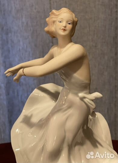 Статуэтка старинная балерина «Девушка Силвана»