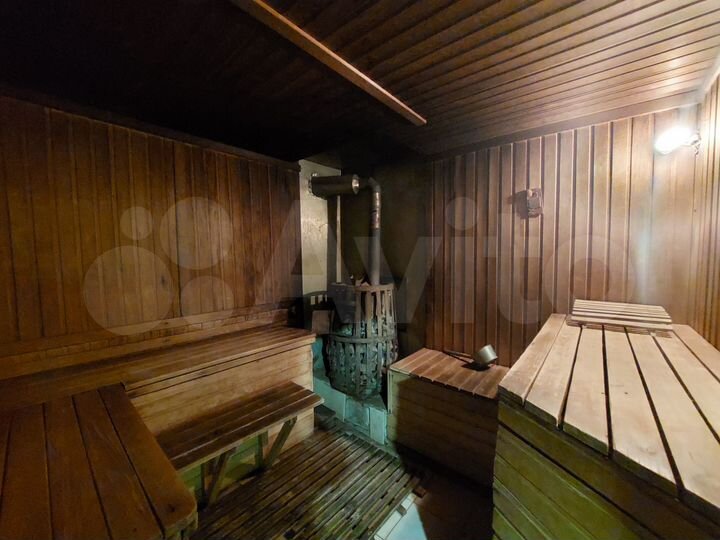 Дом 180 м² на участке 9 сот.