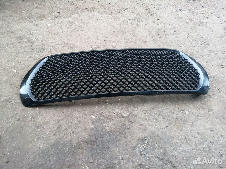 Решетка радиатора Тайвань с дефектом Toyota LC200