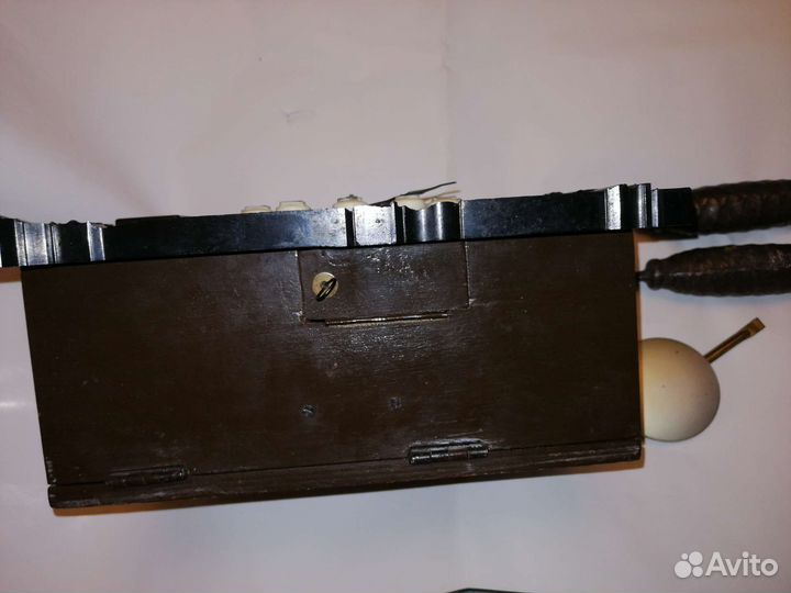 Старинные настенные часы с кукушкой