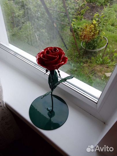 Металлическая роза