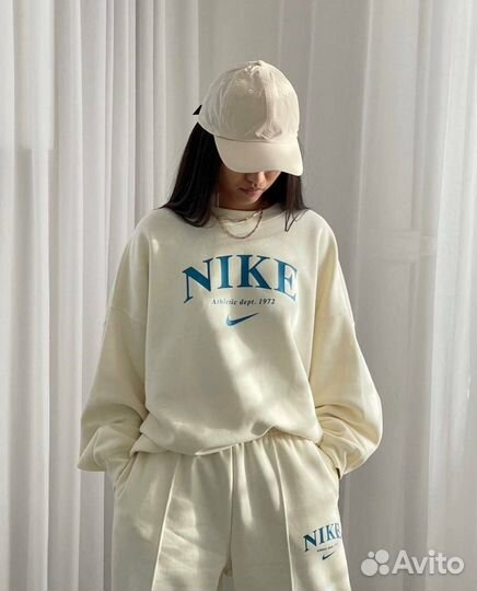 Спортивный костюм женский