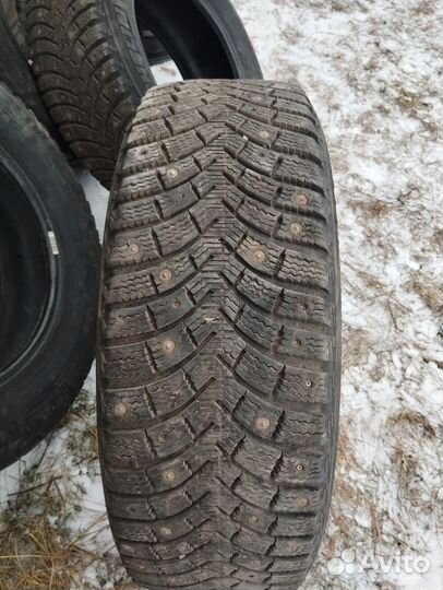 Michelin X-Ice North 215/65 R16