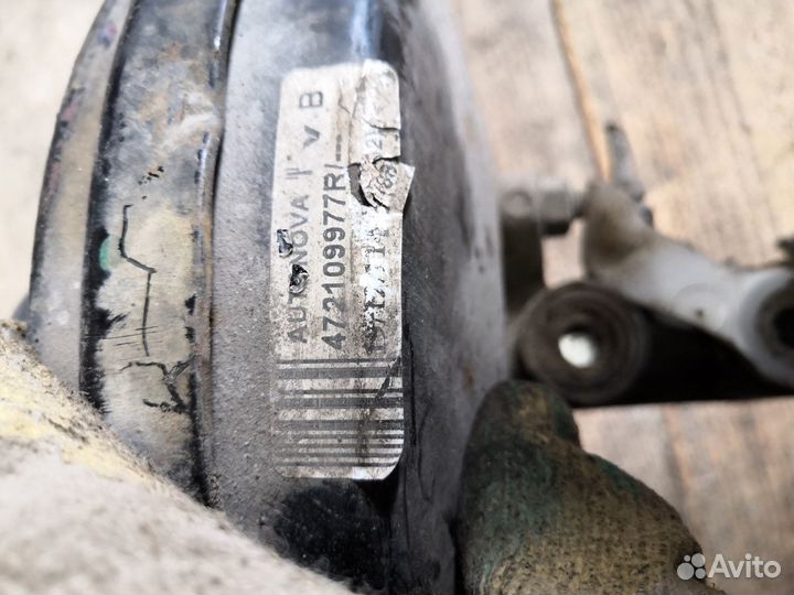 Вакуумник тормозной Renault Sandero/Logan