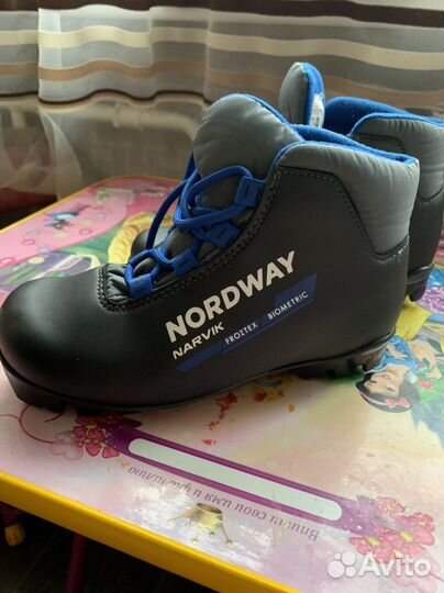 Лыжные ботинки