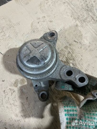 Опора двигателя Ford Mondeo 5 CE лифтбэк unce 2016