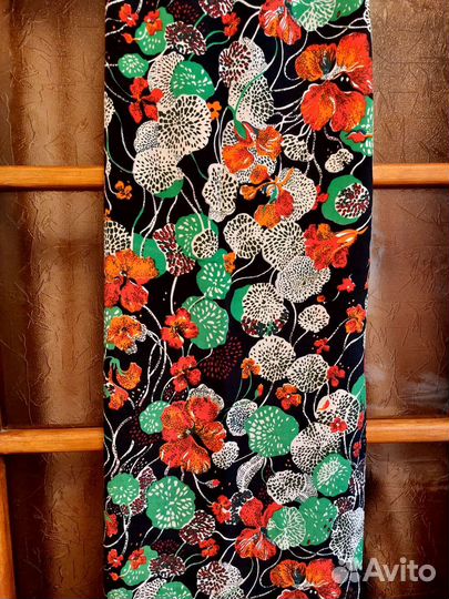 Отрезы ткани крепдешин