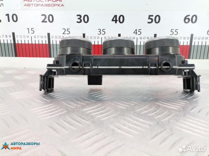 Блок управления печки / климат-контроля Mitsubishi
