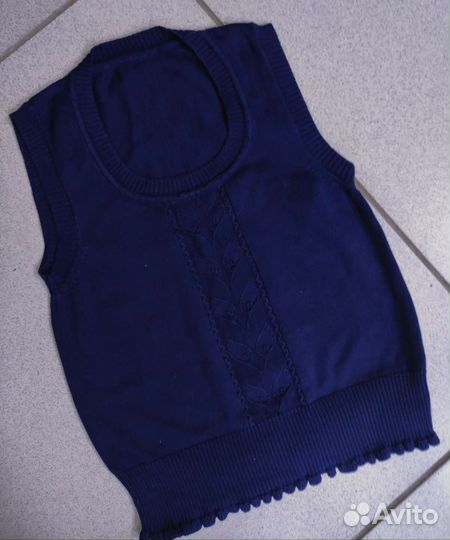 Трикотажная безрукавка рост 134-140см