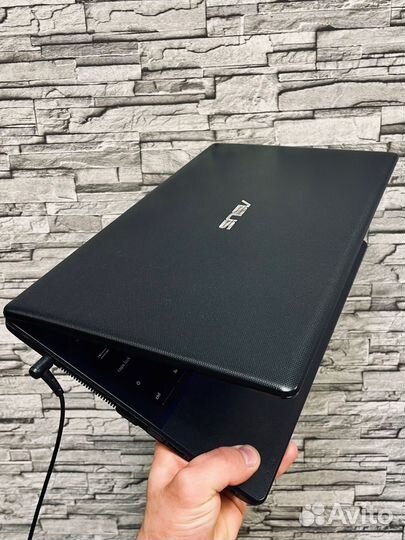 Ноутбук Asus с гарантием