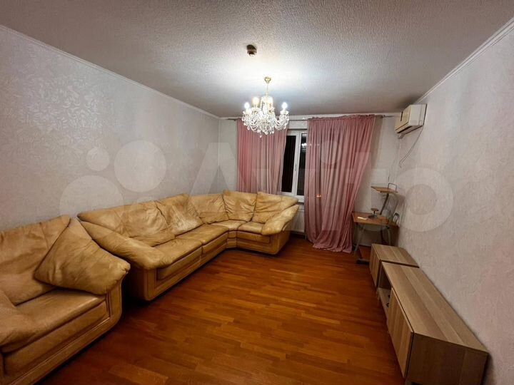 2-к. квартира, 65 м², 3/17 эт.