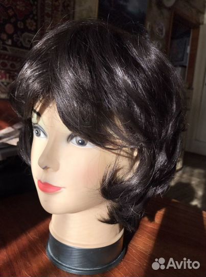 Парик из синтетических волос