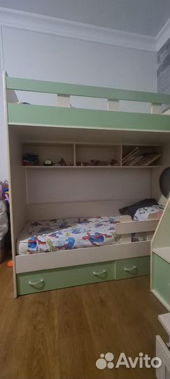 Детская двухярусная кровать со шкафом