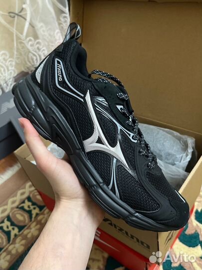 Кроссовки mizuno