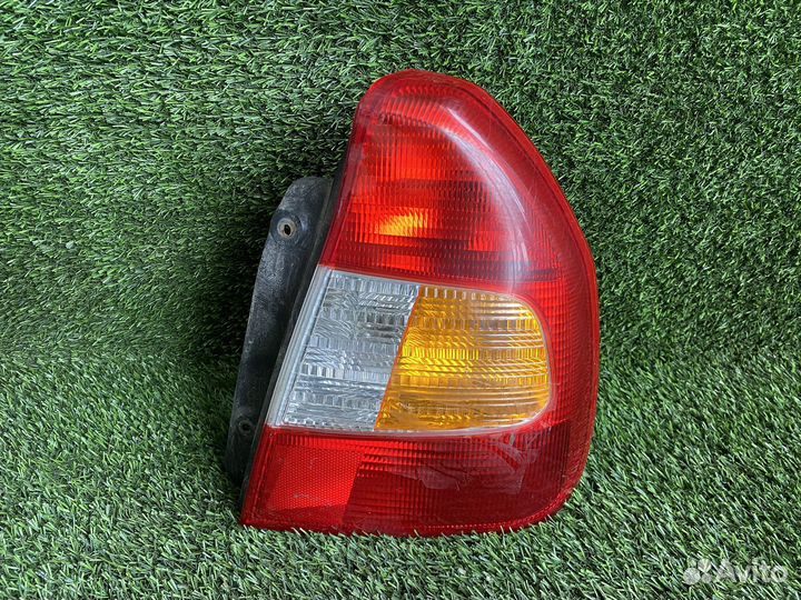 Фонарь задний правый hyundai accent