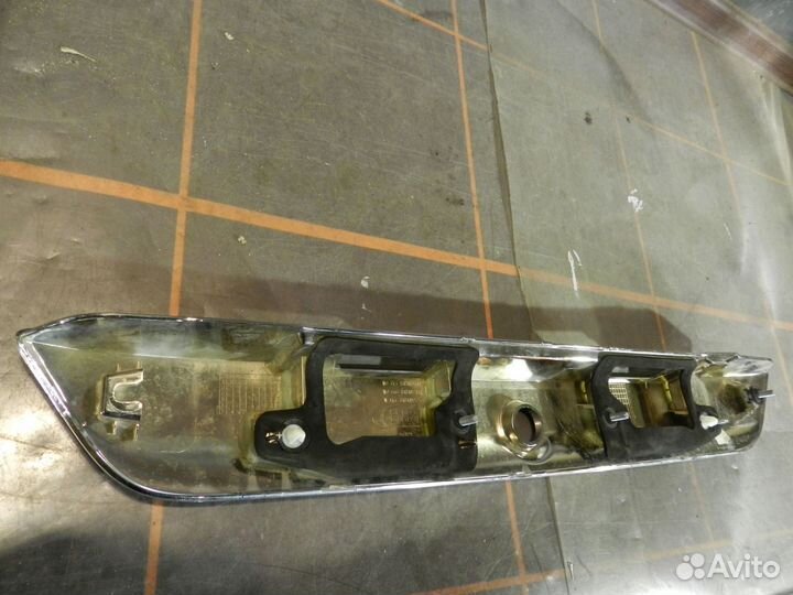 Накладка двери багажника - Nissan Terrano D10