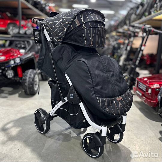Прогулочная коляска новая