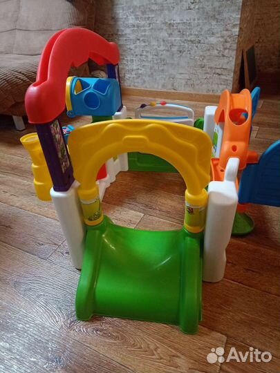 Развивающий игровой домик Little Tikes