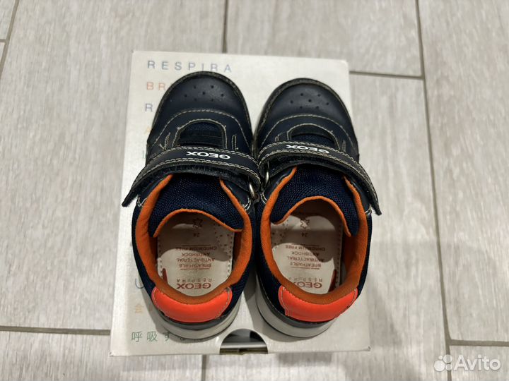 Кроссовки geox 24